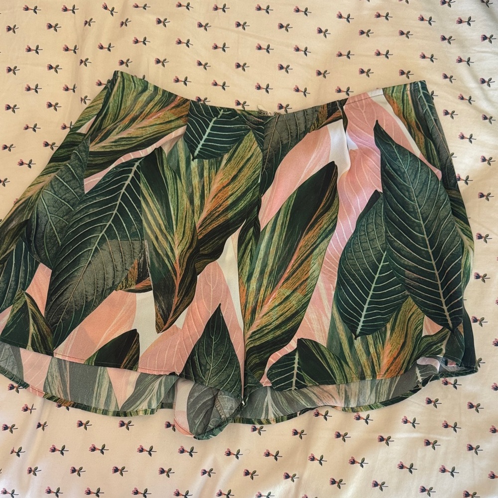 Show Me Your Mumu Tropical Leaf Print Shorts